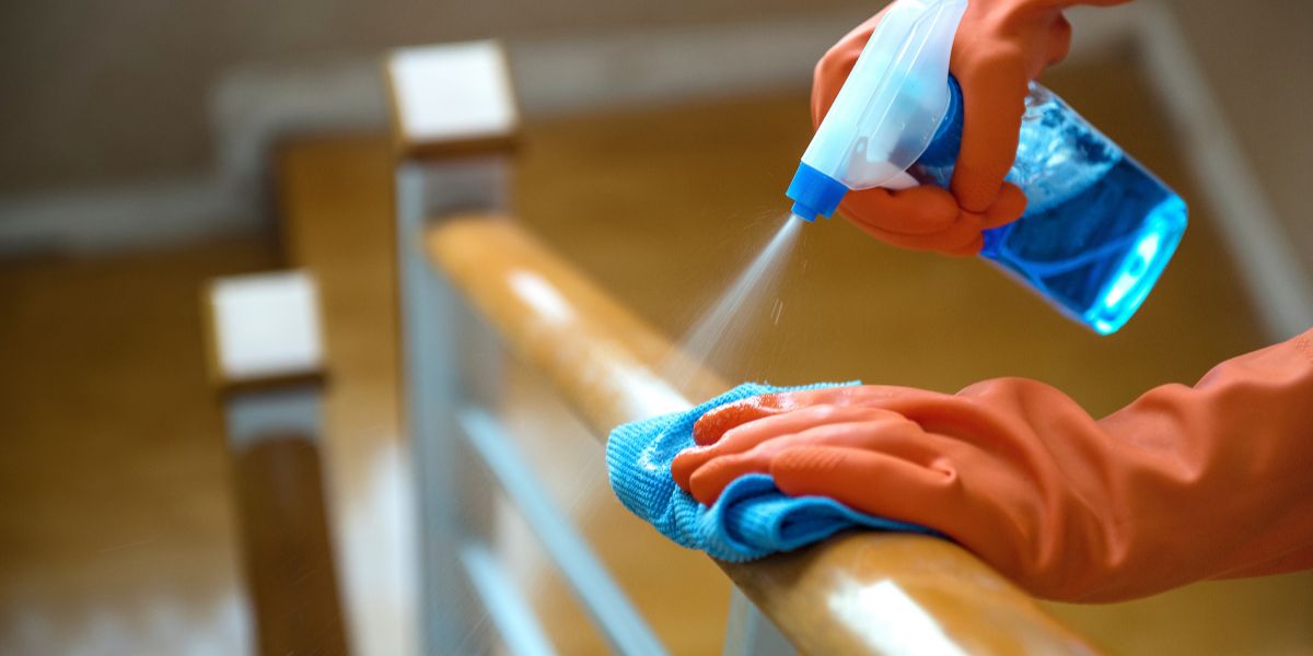 como eliminar las bacterias de una superficie